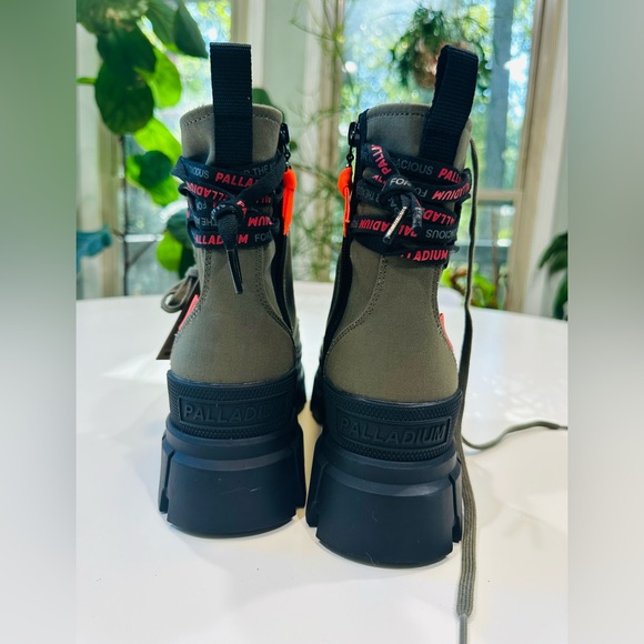 REVOLT BOOT TX - Picture 6 of 14